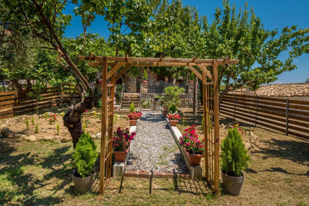 Casa Petra - Stone Cottage Farmhouses Argassi Exterior foto
